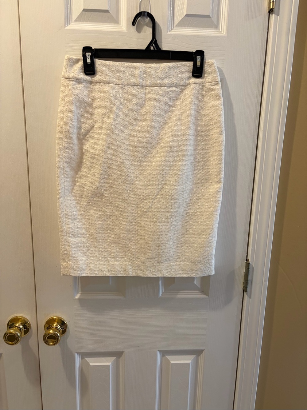 Ann Taylor White Textured Pencil Skirt